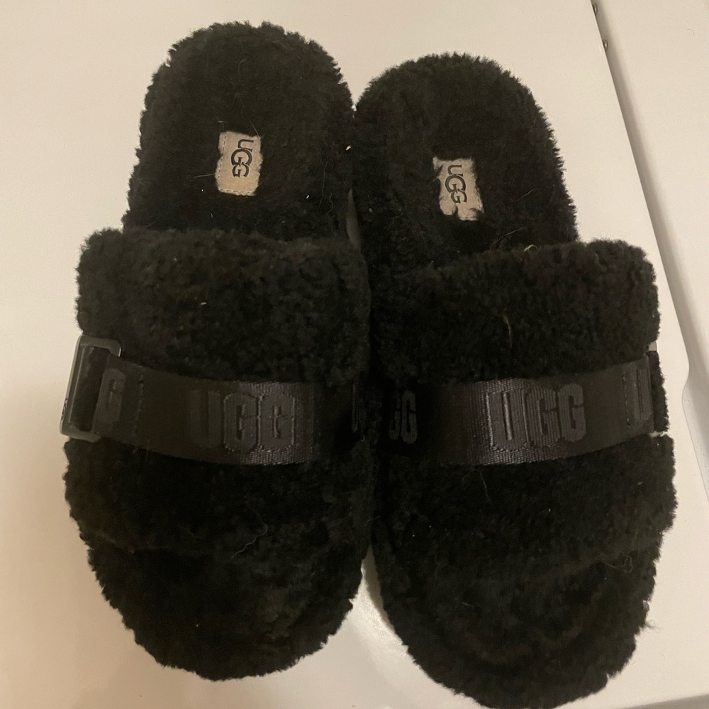 UGG platform black fuzzy furry sandals size 7